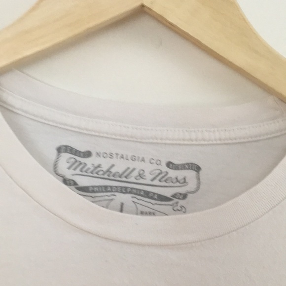 Mitchell & Ness “Allen Iverson” T-Shirt - Picture 4 of 6